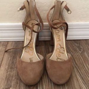 Tan sam Edelman pumps